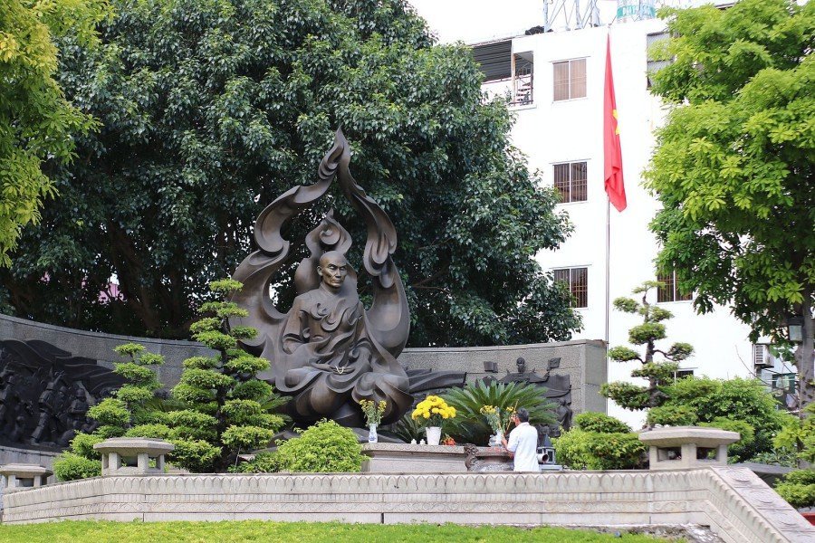 【胡志明市影像敘事】火焰中的黑色雕像 釋廣德紀念碑